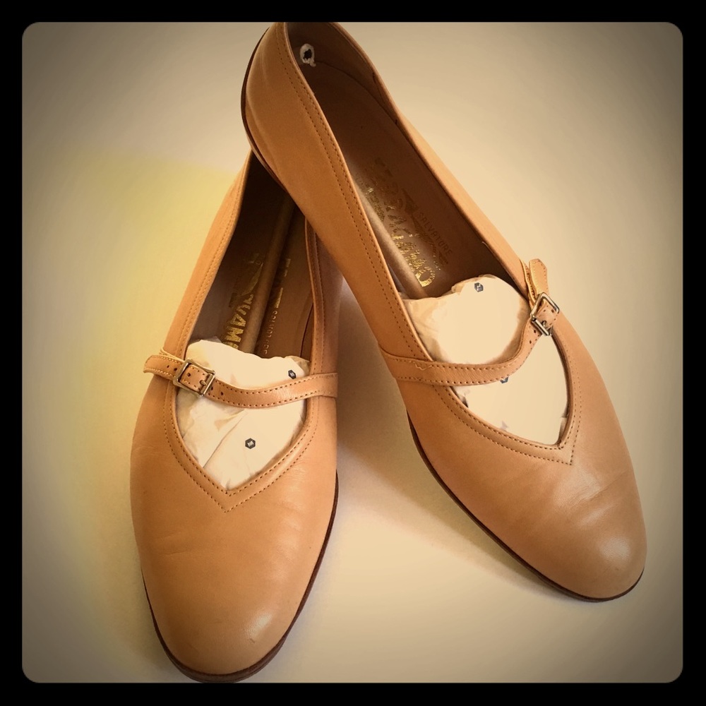 Vintage Ferragamo Nude Mary Janes Flats